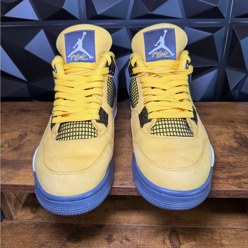 Jordan 4 Lightning